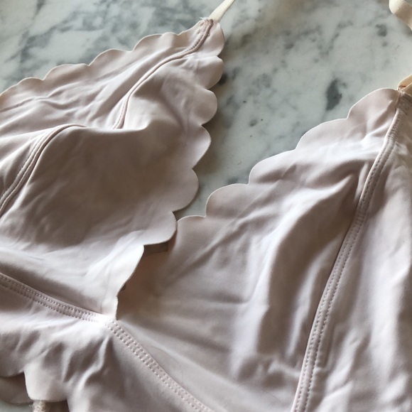 Pink scalloped bralette - Picture 2 of 3